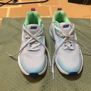 NIKE SHOES WITH GREAT COLOR FOR UNiSEX